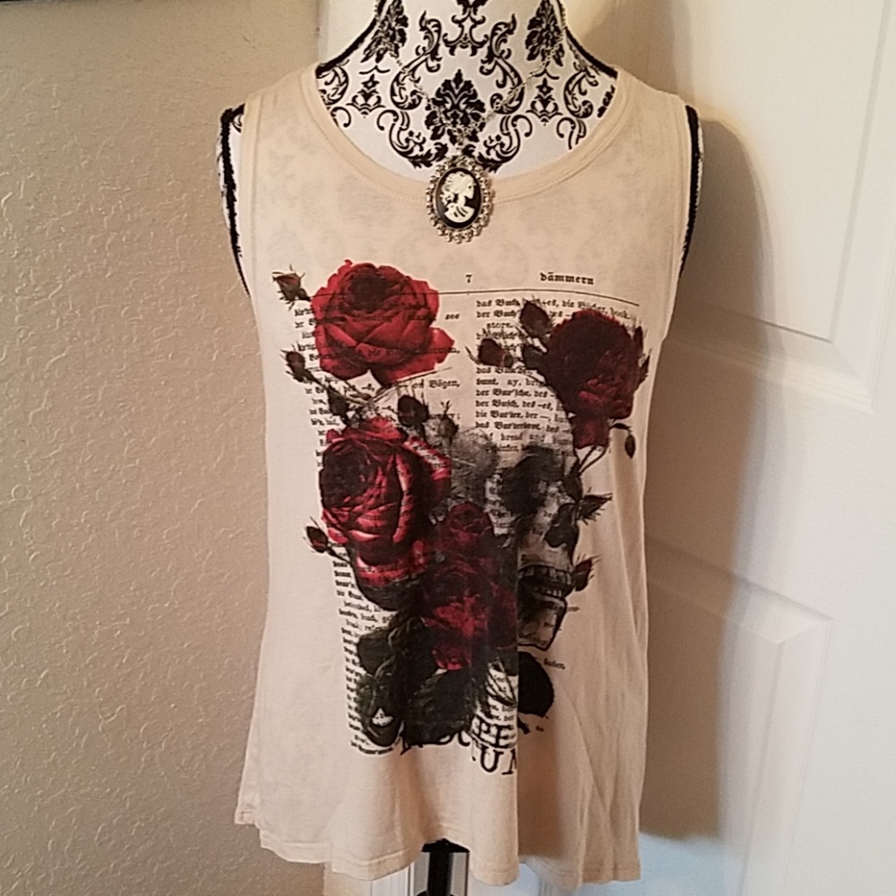 Midnight Hour skull and roses top